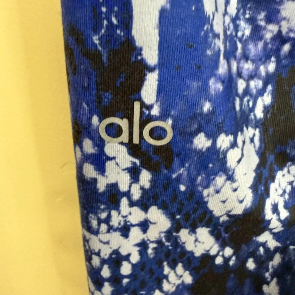 Alo Yoga Airbrush Leggings Size Med Deep Electric Blue Snakeskin Python‎ Active